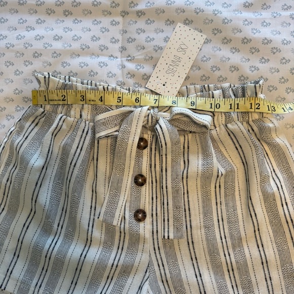 Sienna Sky NWT Striped Women's Pull On Shorts with Tie - Picture 4 of 5